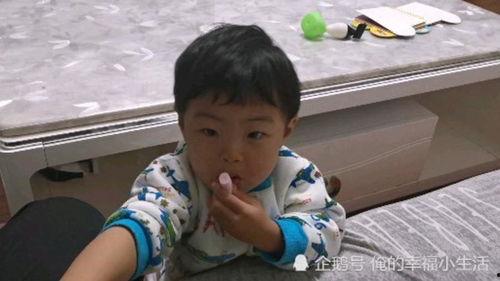 抓小孩的视频,视频记录小孩欢乐时光