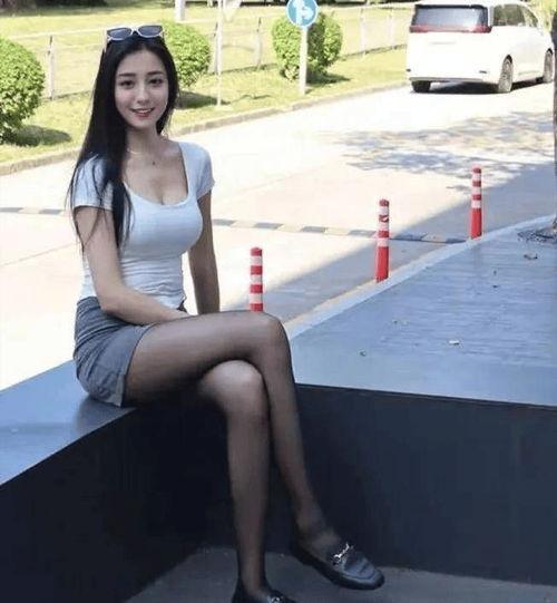 日本少妇丝袜翘臀,日本少妇的性感诱惑