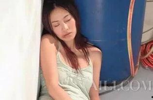 超级美女床戏,激情四溢的浪漫瞬间