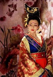 古装剧美女肚兜床亲戏,肚兜床畔的浪漫邂逅