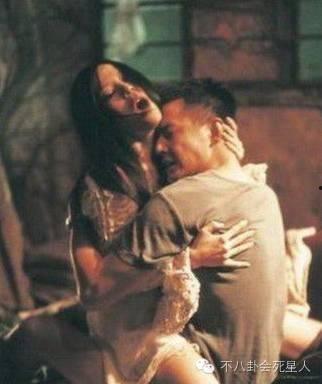 深夜做头床戏,一场激情四溢的深夜浪漫